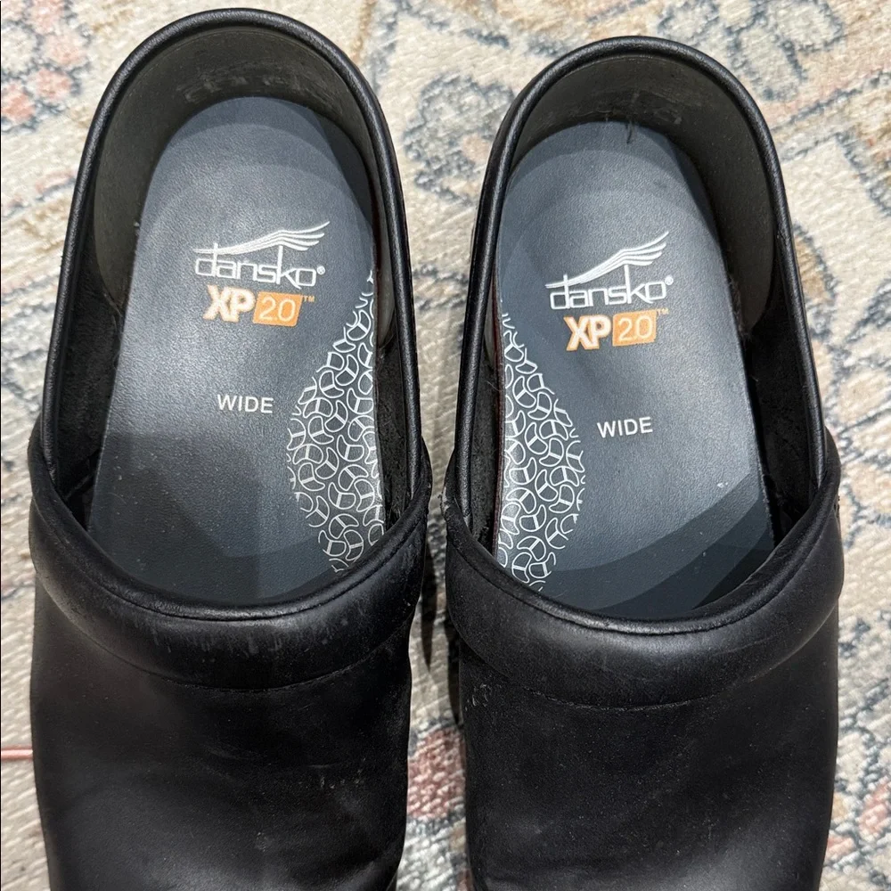 Dansko Black Wide XP 2.0 Mules 6.5 Wide clogs - Picture 2 of 6